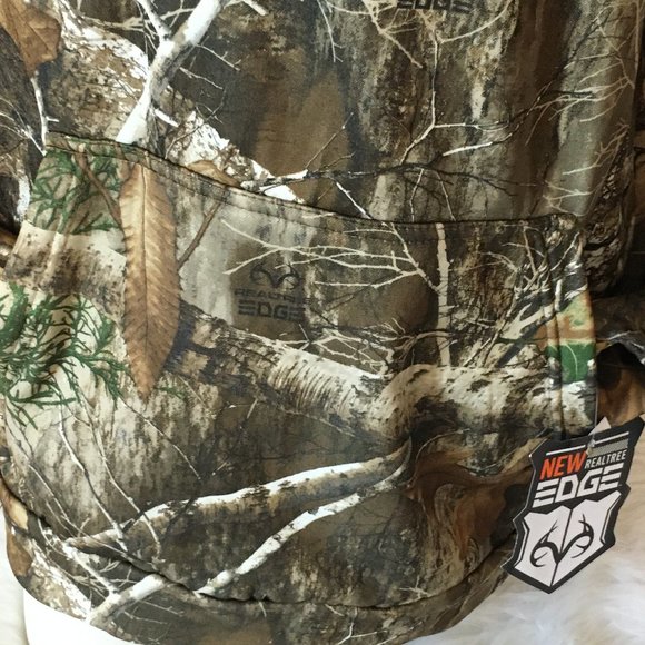 Men's Realtree Edge Camouflage Pullover Hoodie - Picture 2 of 7